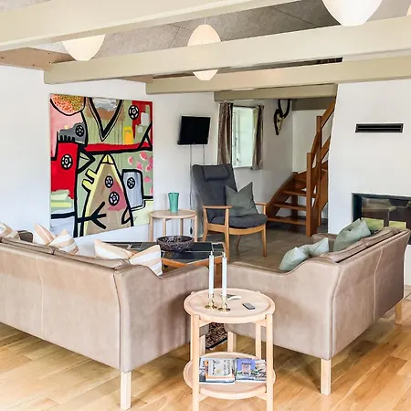 Pet Friendly In With Wifi Holiday home Humble
