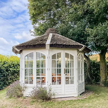 Holiday home Pet Friendly In With Wifi Humble