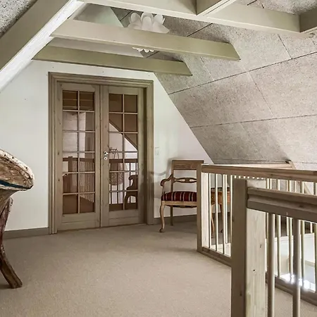 Pet Friendly In With Wifi Holiday home Humble